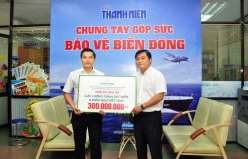 Công ty Hưng Thịnh góp 300 triệu đồng bảo vệ biển Đông