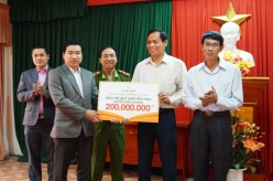  Hung Thinh Corp. trao tặng Quỹ Khuyến học huyện Diên Khánh, tỉnh Khánh Hòa 200 triệu đồng