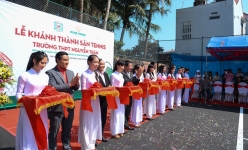 Hung Thinh Corp khánh thành sân tennis  trường THPT Nguyễn Trân và trao quà cho bà con nghèo huyện Hoài Nhơn – Bình Định