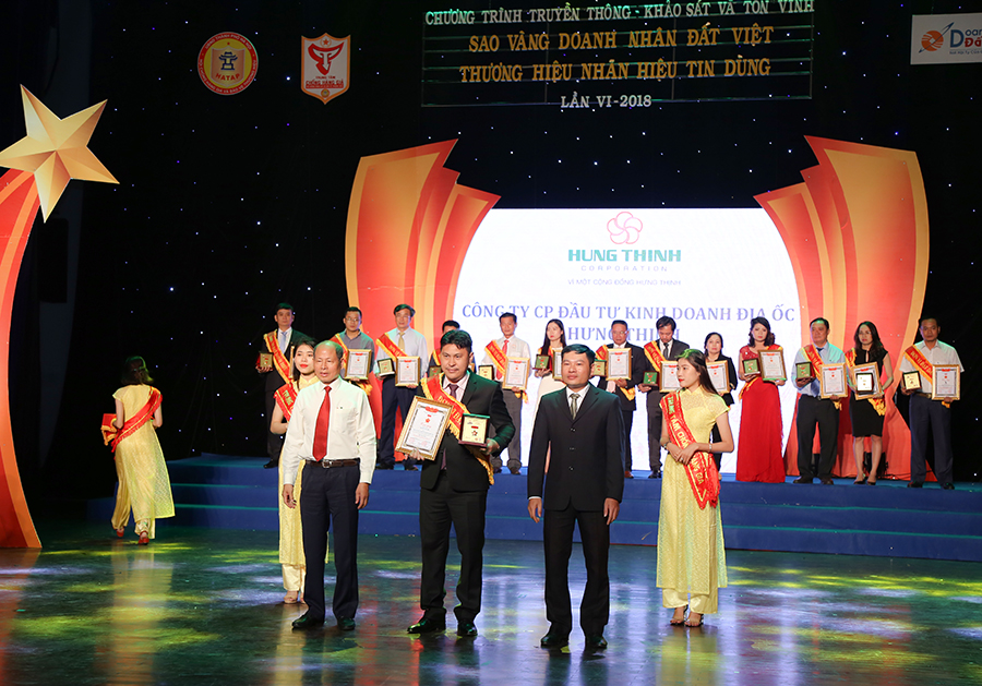 NGUYEN NAM HIEN様が2018ベトナムビジネスマンのゴールドスター賞を授賞