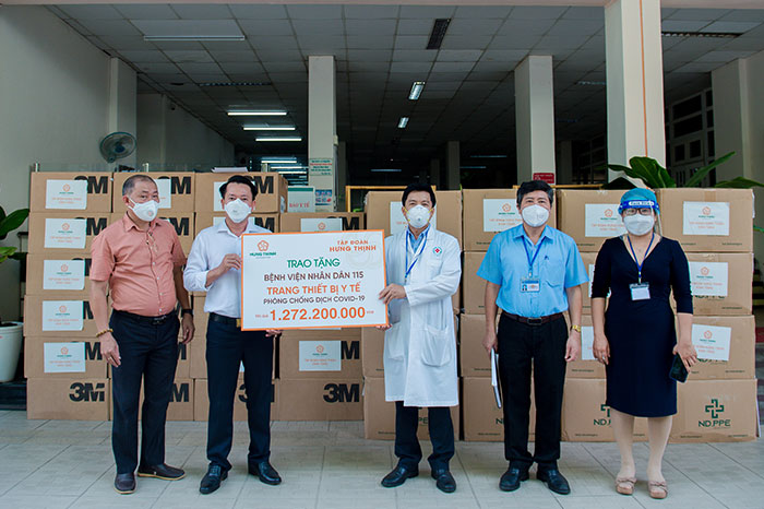 HUNG THINH CORPORATION CONTRIBUTES MEDICAL EQUIPMENT WORTH NEARLY VND 2 BILLION TO 115 PEOPLE'S HOSPITAL AND GIA DINH PEOPLE'S HOSPITAL