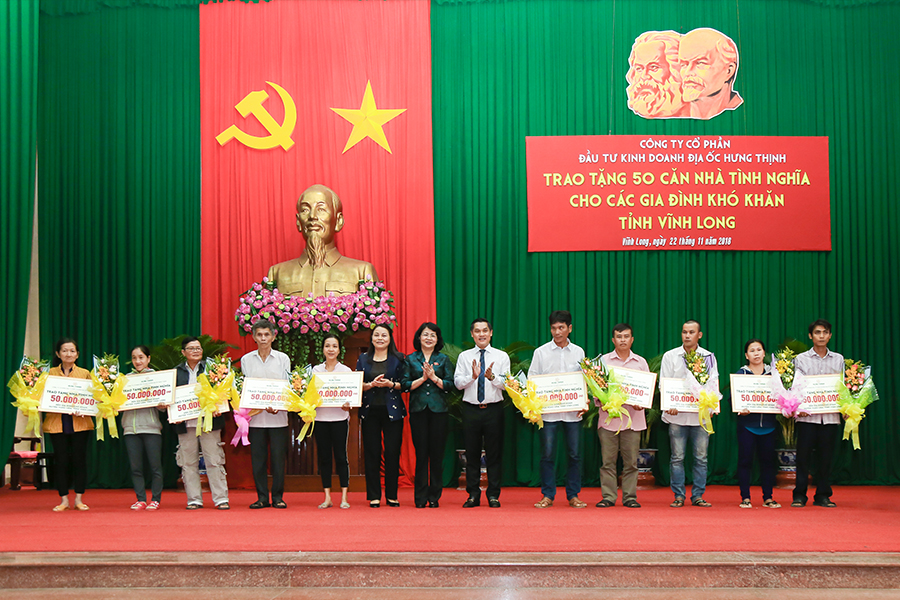 HUNG THINH CORPはVINH LONG省とBA RIA-VUNG TAU省の社会安生の活動へ55億ドン支援した
